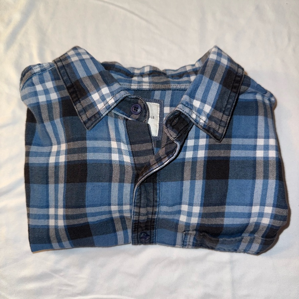 American Eagle Outfitters Navy and White and black Plaid Shirt, size Large - Picture 7 of 7